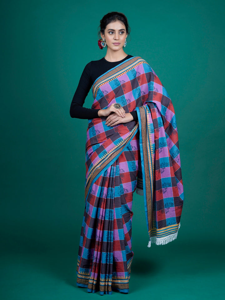 Buta Buti Checks Printed Cotton Tasseled Saree