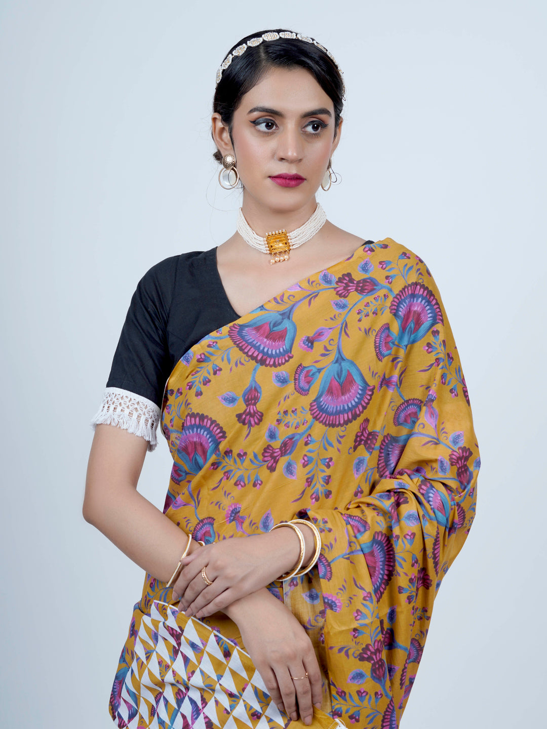 Buta Buti Chintz Floral Printed Cotton Tasseled Saree