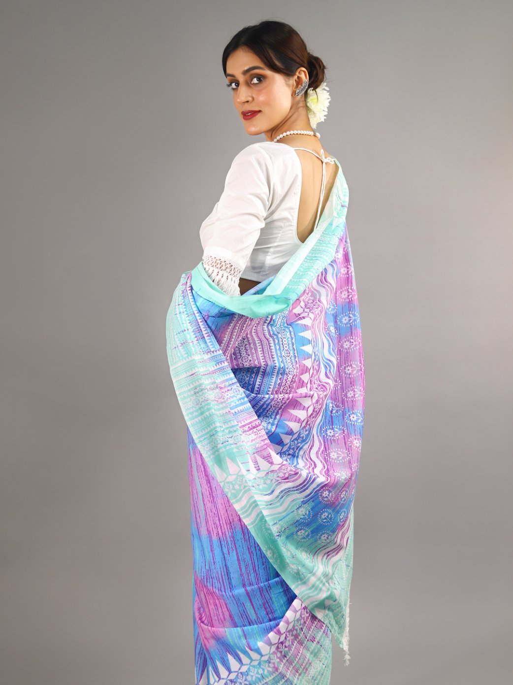 Buta Buti Multi Colour Tie and Dye Printed Pure Cotton Saree With Unstitched Blouse And Lace