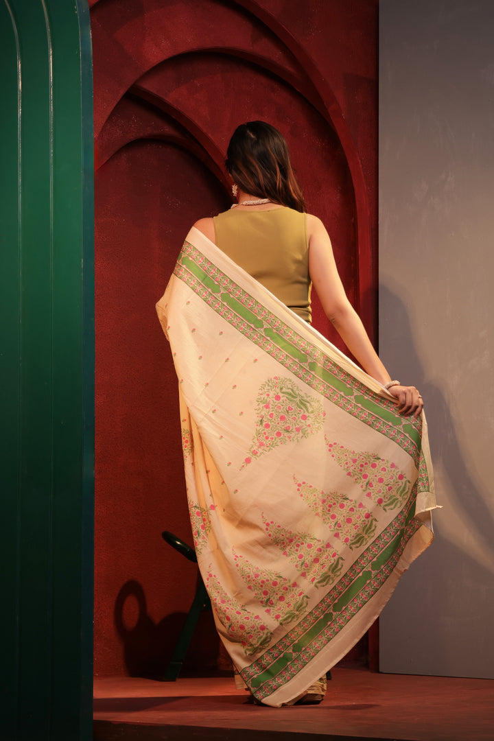 Pan Peetha saree