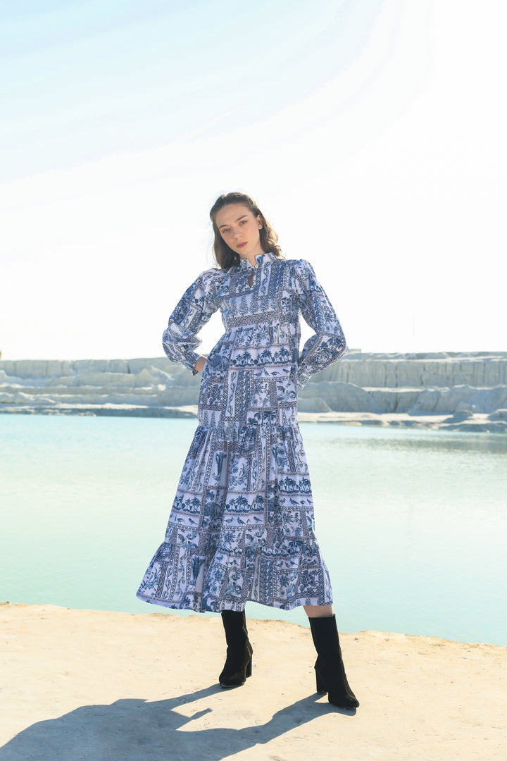 Blue brid print tier maxi dress)