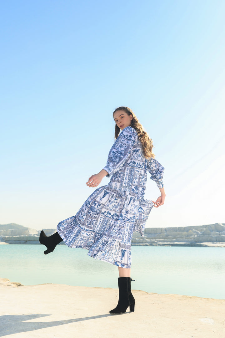 Blue brid print tier maxi dress)