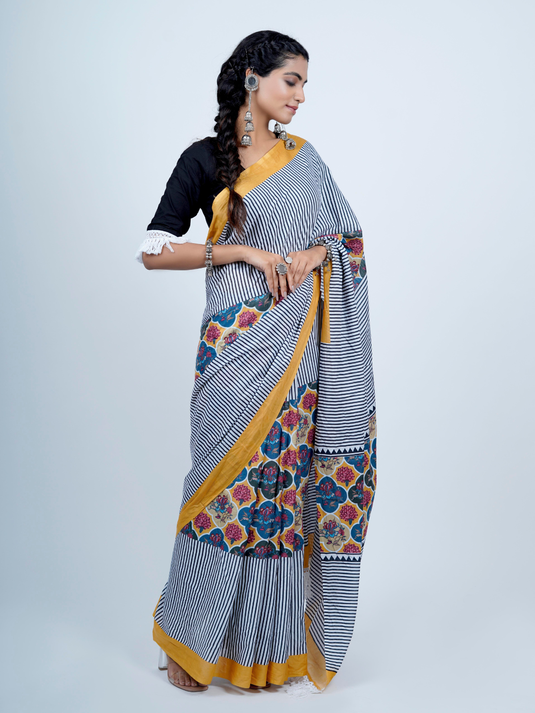 Buta Buti Chintz Floral Printed Cotton Tasseled Saree