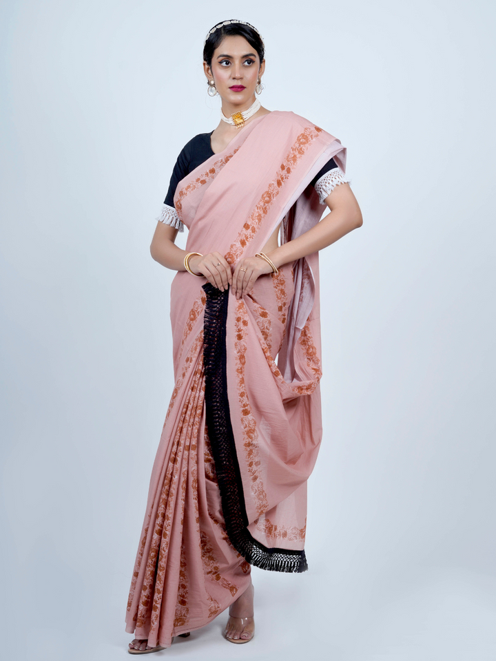 Buta Buti Floral Printed Cotton Tasseled Saree