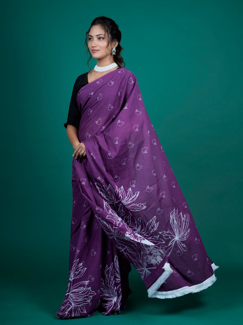 Buta Buti Floral Printed Cotton Tasseled Saree