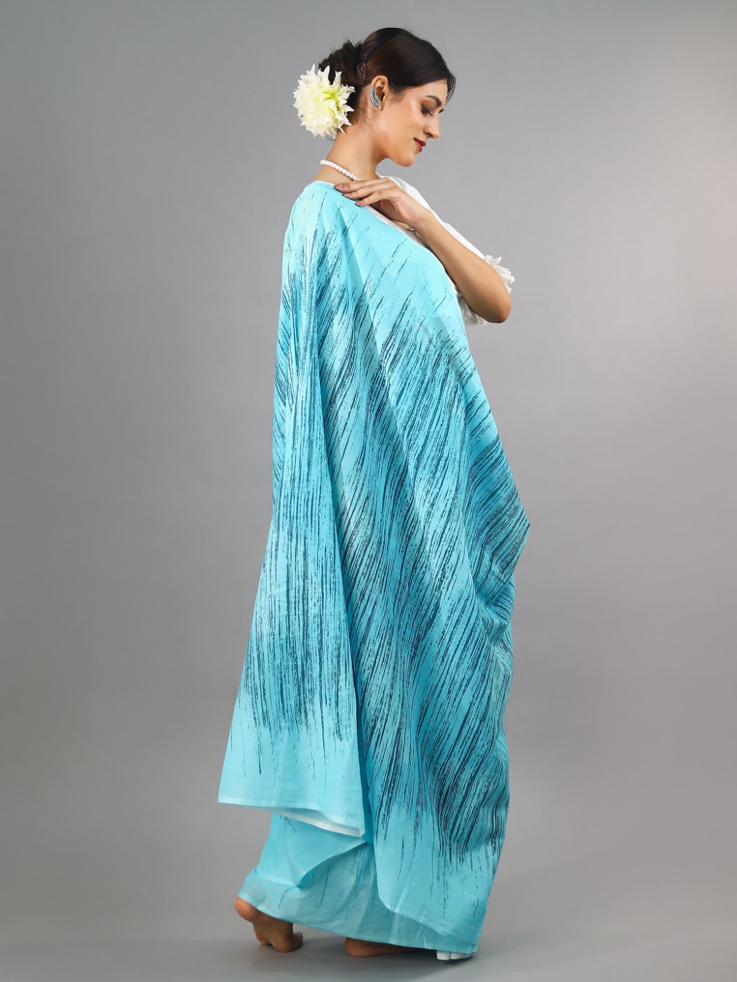 Buta Buti Blue Colour Tie and Dye Printed Pure Cotton Saree With Unstitched Blouse And Lace