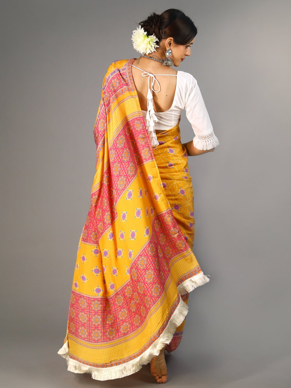 Buta Buti Yellow Colour Bandhani Printed Pure Cotton Saree With Unstitched Blouse And Lace