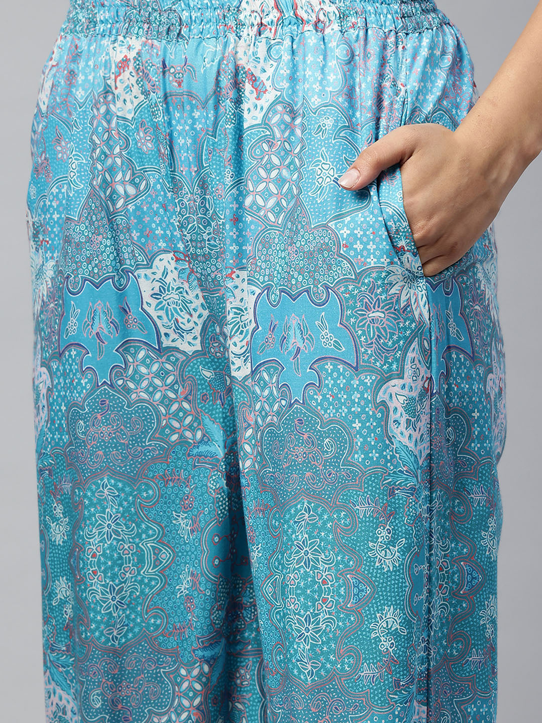 Jalajh Ajarak Kurta Set