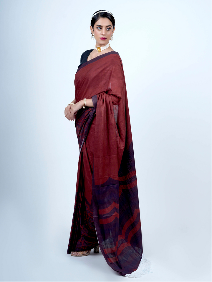 Buta Buti Solid Print Cotton Tasseled Saree