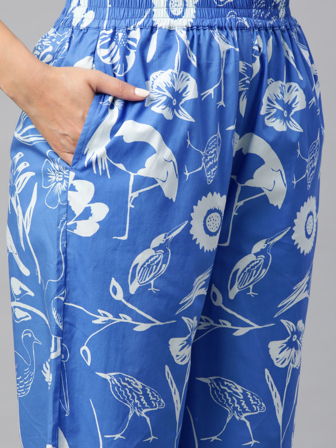 Blue Color Floral Printed Pure Cotton Three-Quarter Sleeves Co-Ords