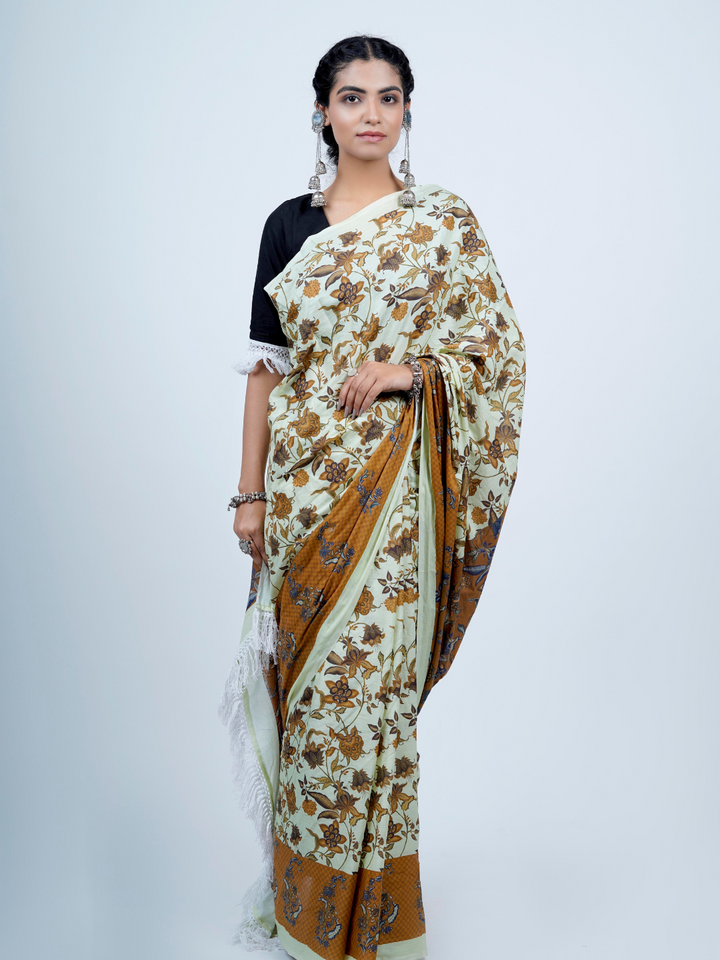 Buta Buti Chintz Floral Printed Cotton Tasseled Saree