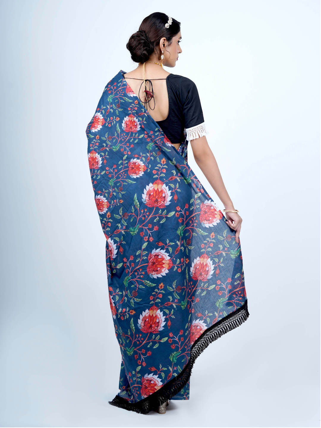 Buta Buti Floral Printed Cotton Tasseled Saree