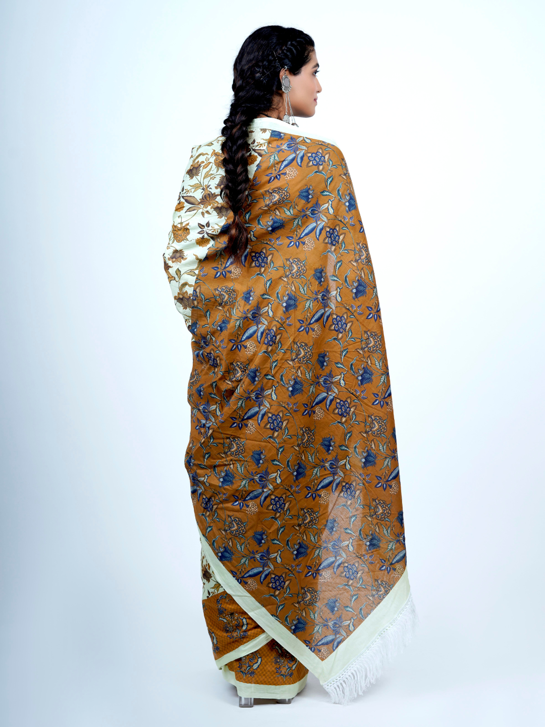 Buta Buti Chintz Floral Printed Cotton Tasseled Saree