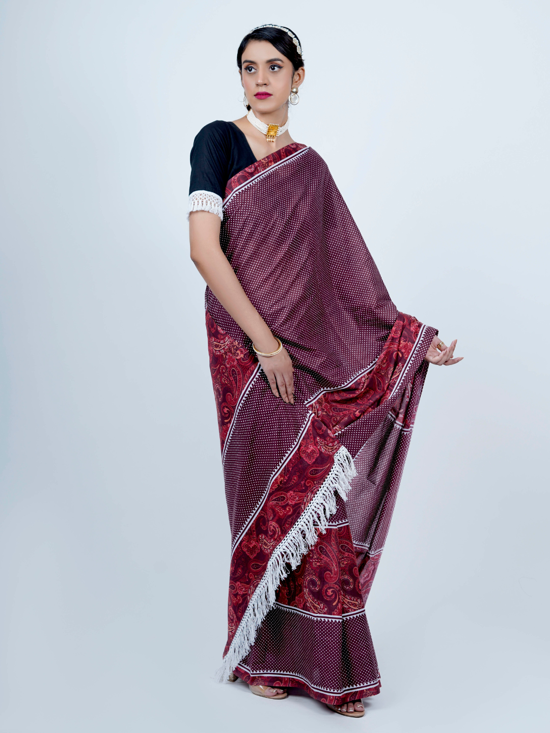 Buta Buti Paisley Print Cotton Tasseled Saree