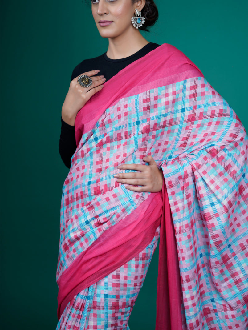 Buta Buti Checks Printed Cotton Tasseled Saree