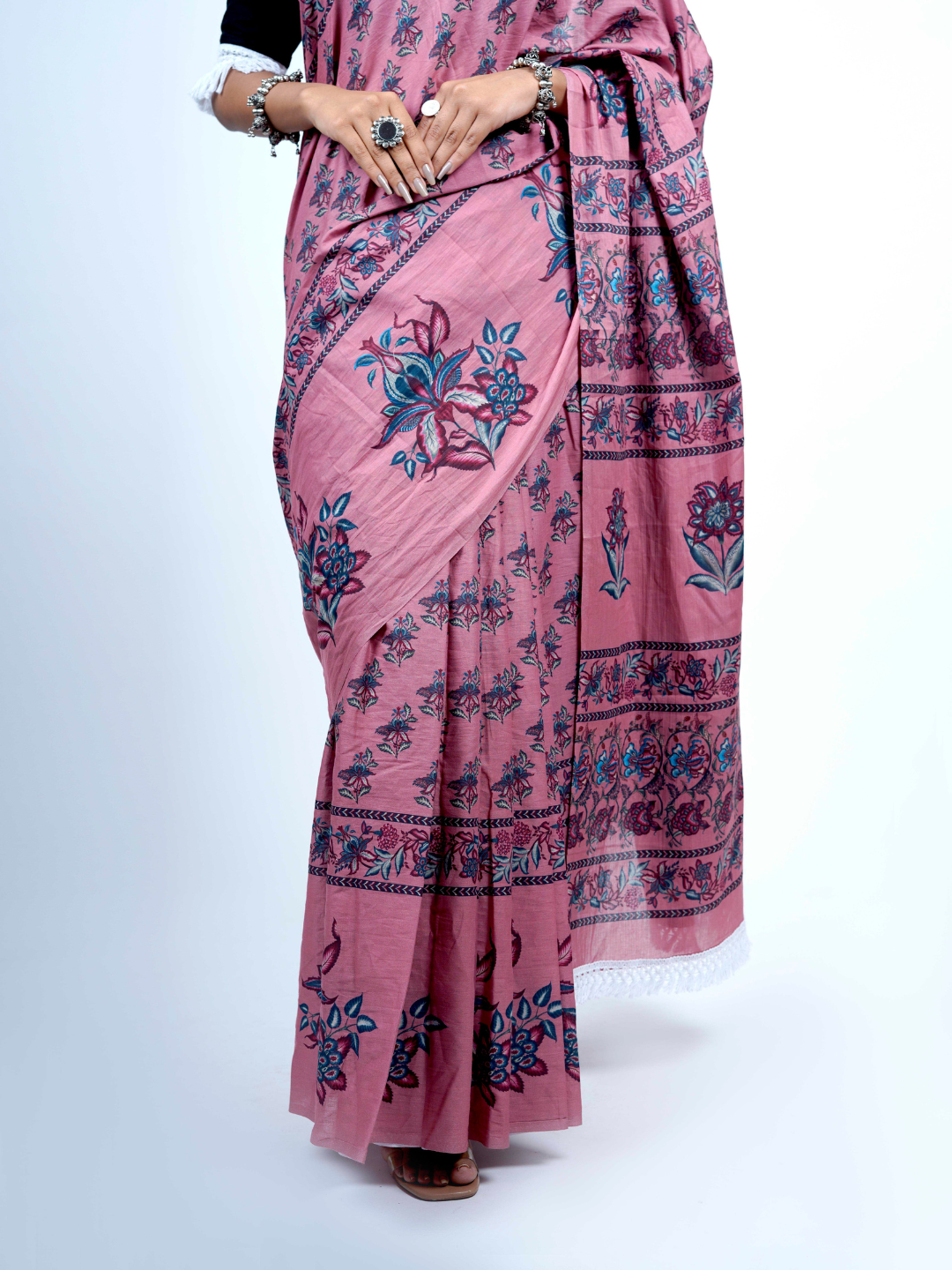 Buta Buti Chintz Floral Printed Cotton Tasseled Saree