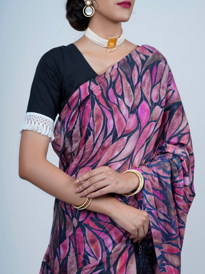 Buta Buti Floral Printed Cotton Tasseled Saree