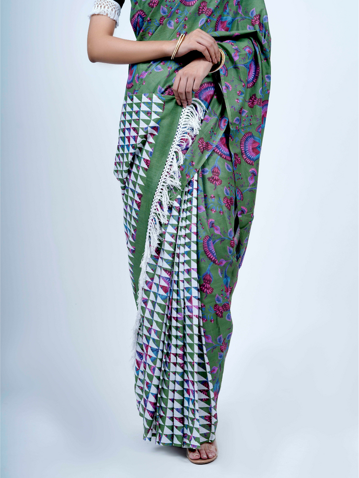 Buta Buti Chintz Floral Printed Cotton Tasseled Saree