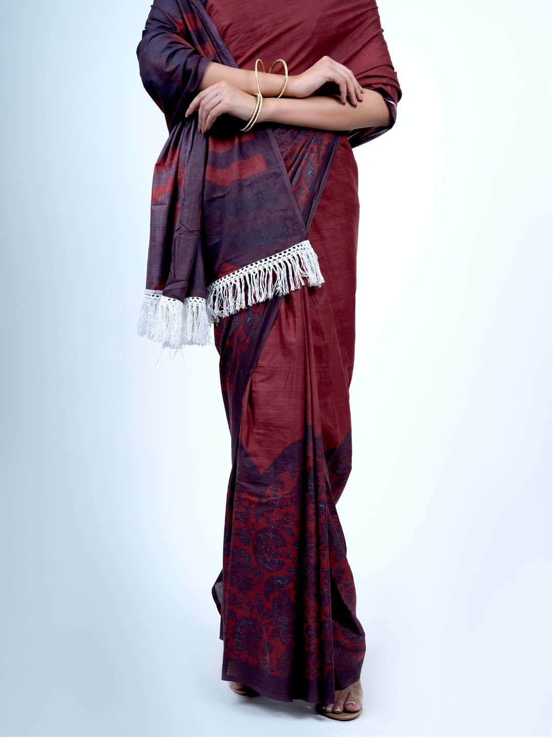 Buta Buti Solid Print Cotton Tasseled Saree