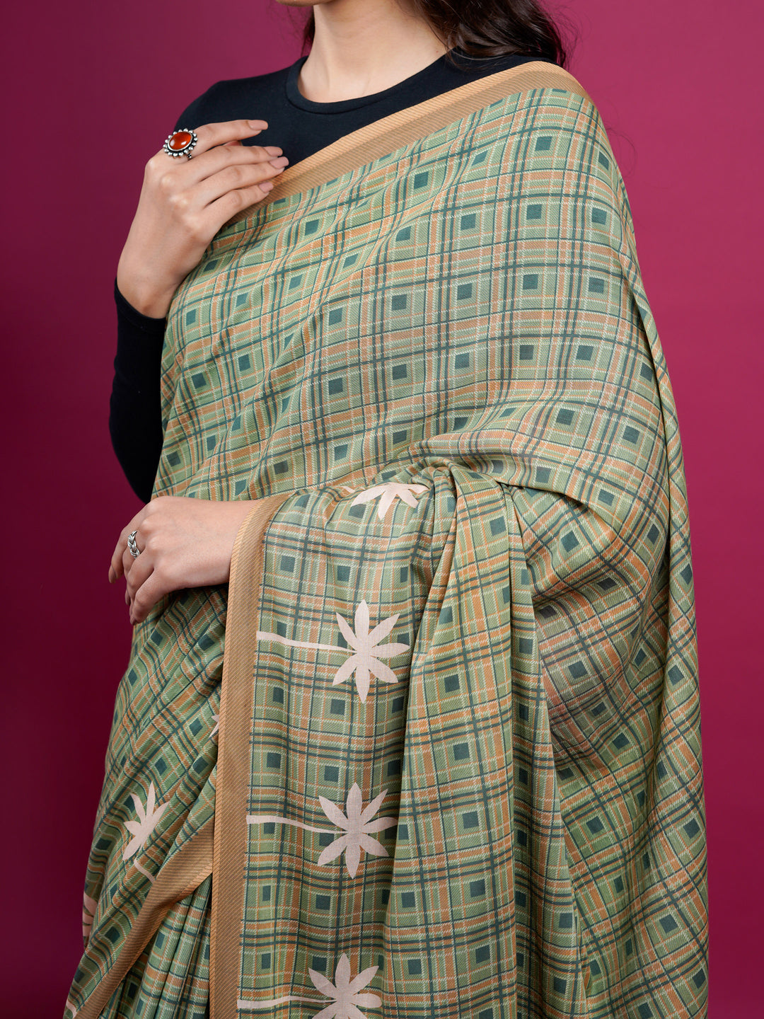 Buta Buti Checked Printed Cotton Saree With Tassels Embellishment