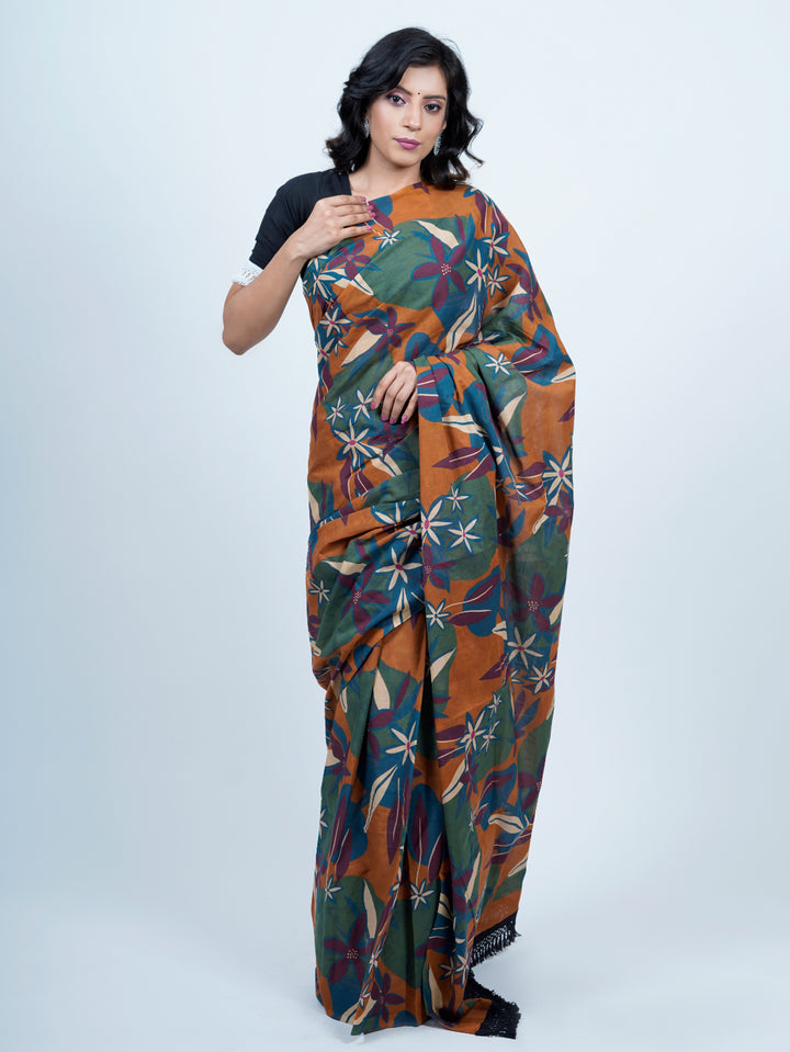 Buta Buti Floral Printed Pure Cotton Tasseled Printed Saree