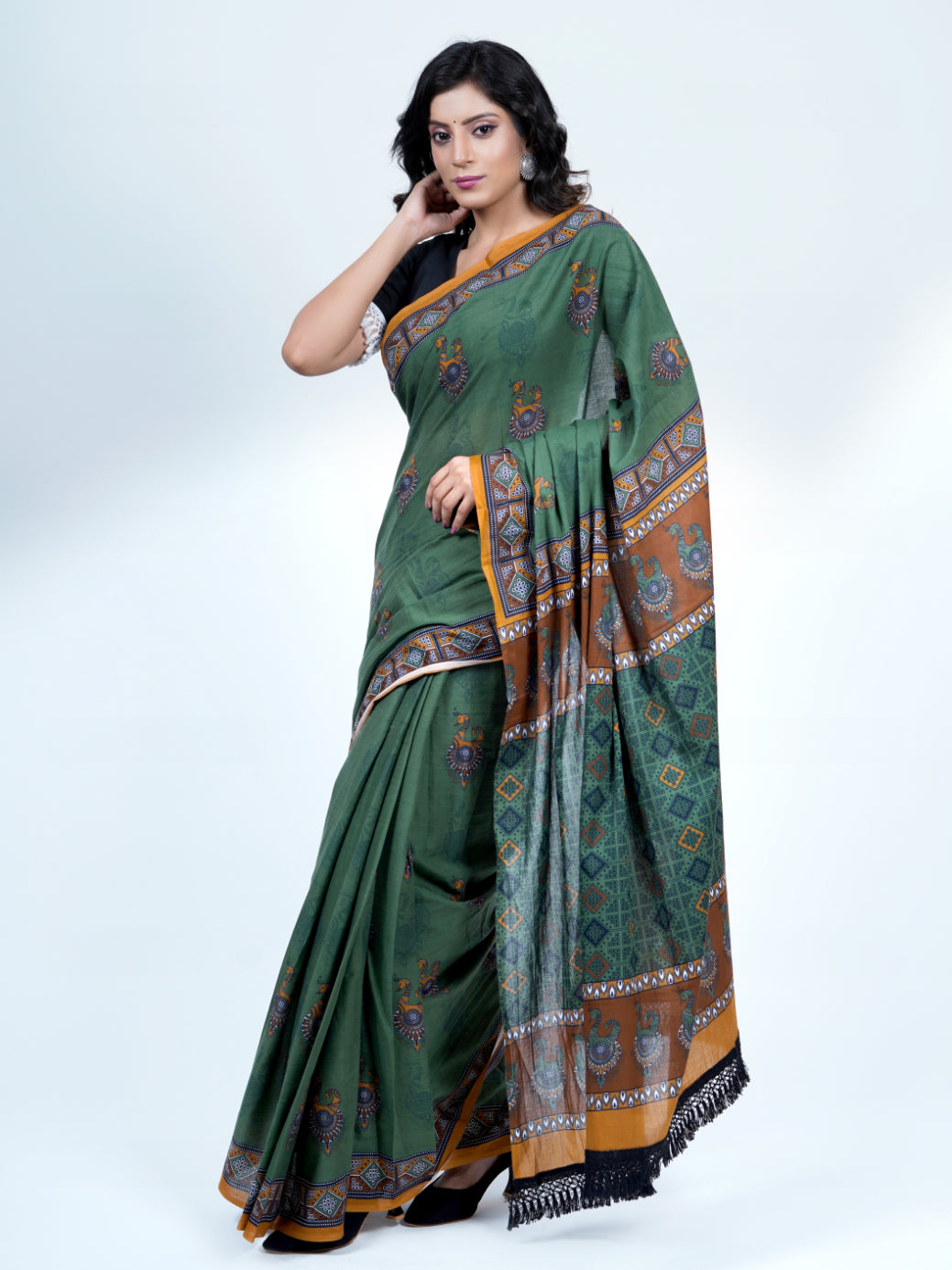 Buta Buti Peacock Ethnic Motifs Printed Pure CottonTasseled Saree