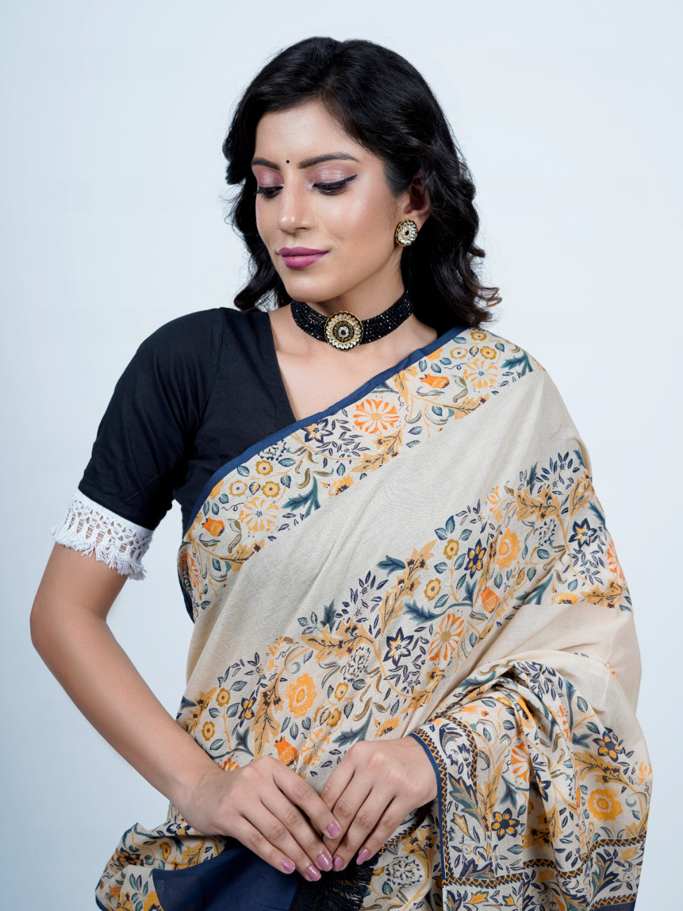 Buta Buti Floral Printed Pure Cotton Tasseled Printed Saree