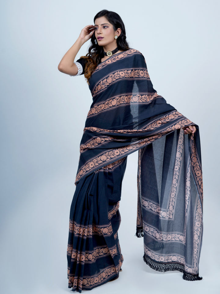 Buta Buti Floral Printed Pure Cotton Tasseled Printed Saree