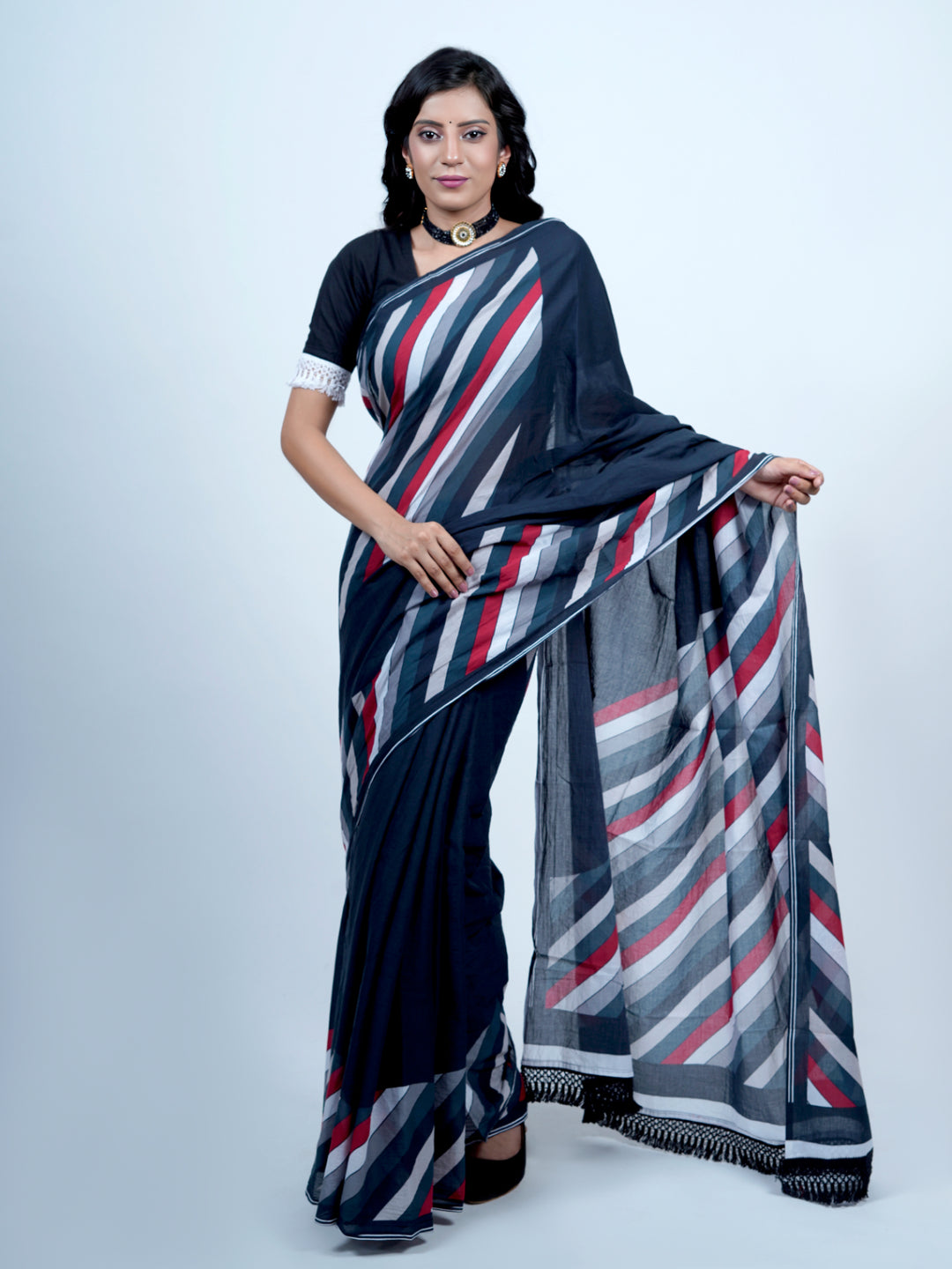 Buta Buti Striped Printed Pure Cotton Tasseled Saree