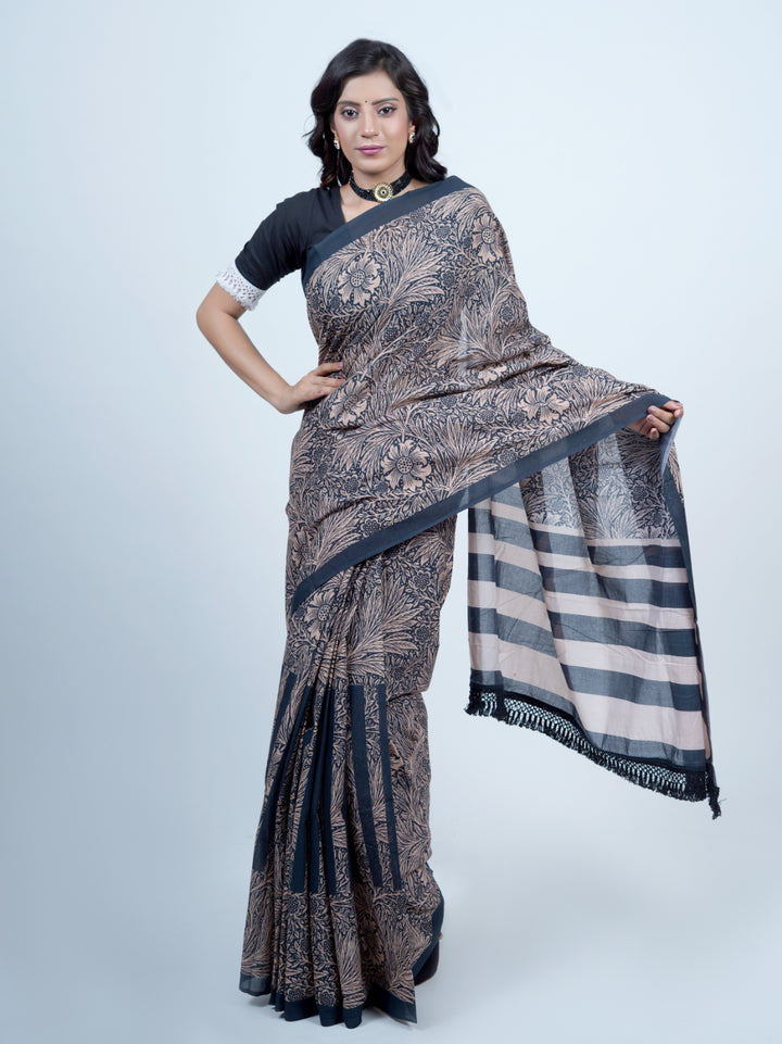 Buta Buti Floral Printed Pure Cotton Tasseled Printed Saree