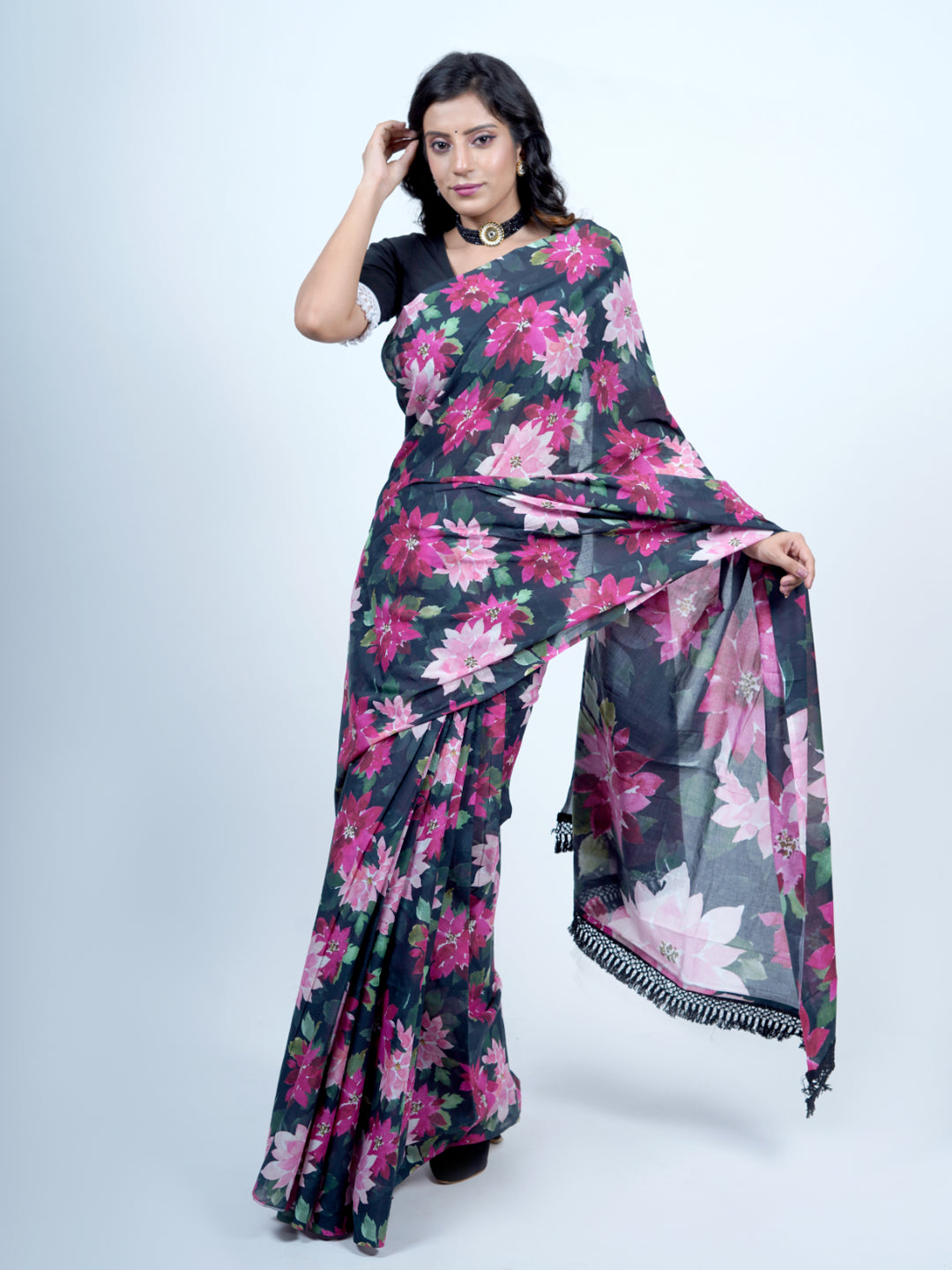 Buta Buti Floral Printed Pure Cotton Tasseled Printed Saree