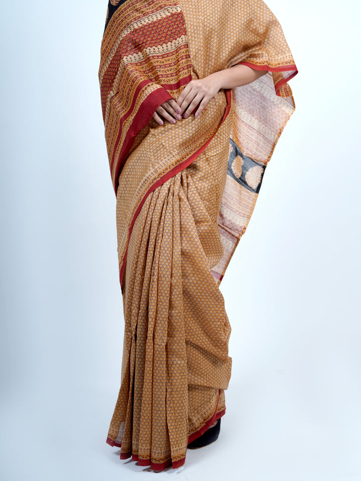 Buta Buti Ethnic Motifs Printed Pure CottonTasseled Saree