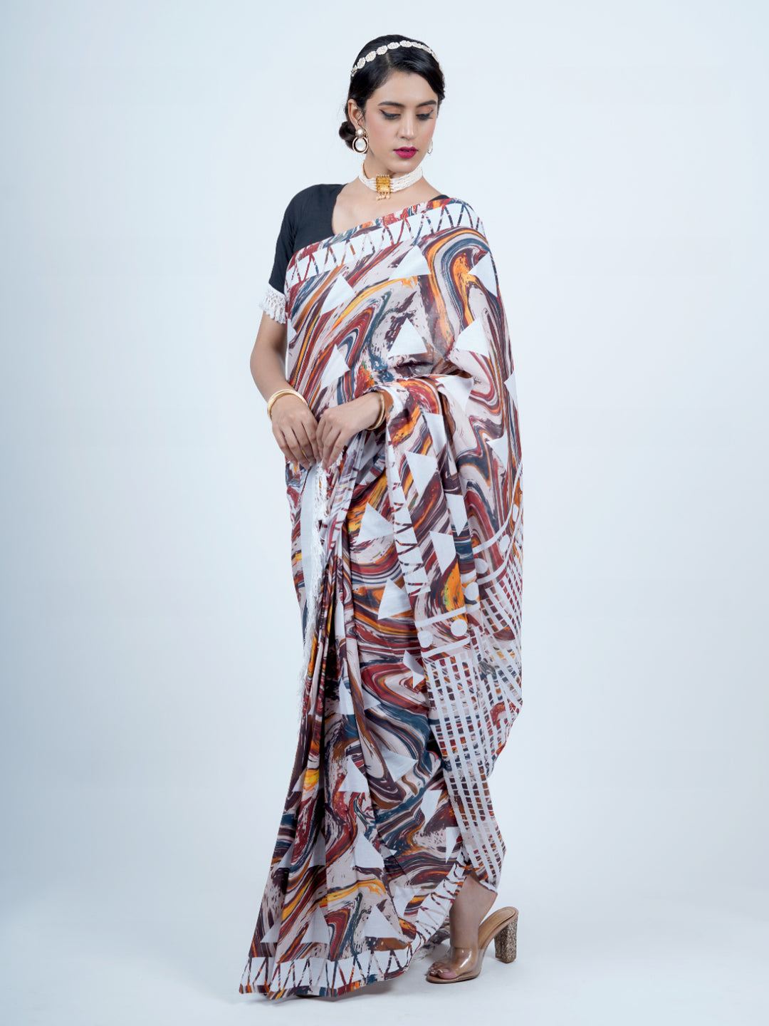 Buta Buti Abstract Art Printed Pure Cotton Tasseled Saree