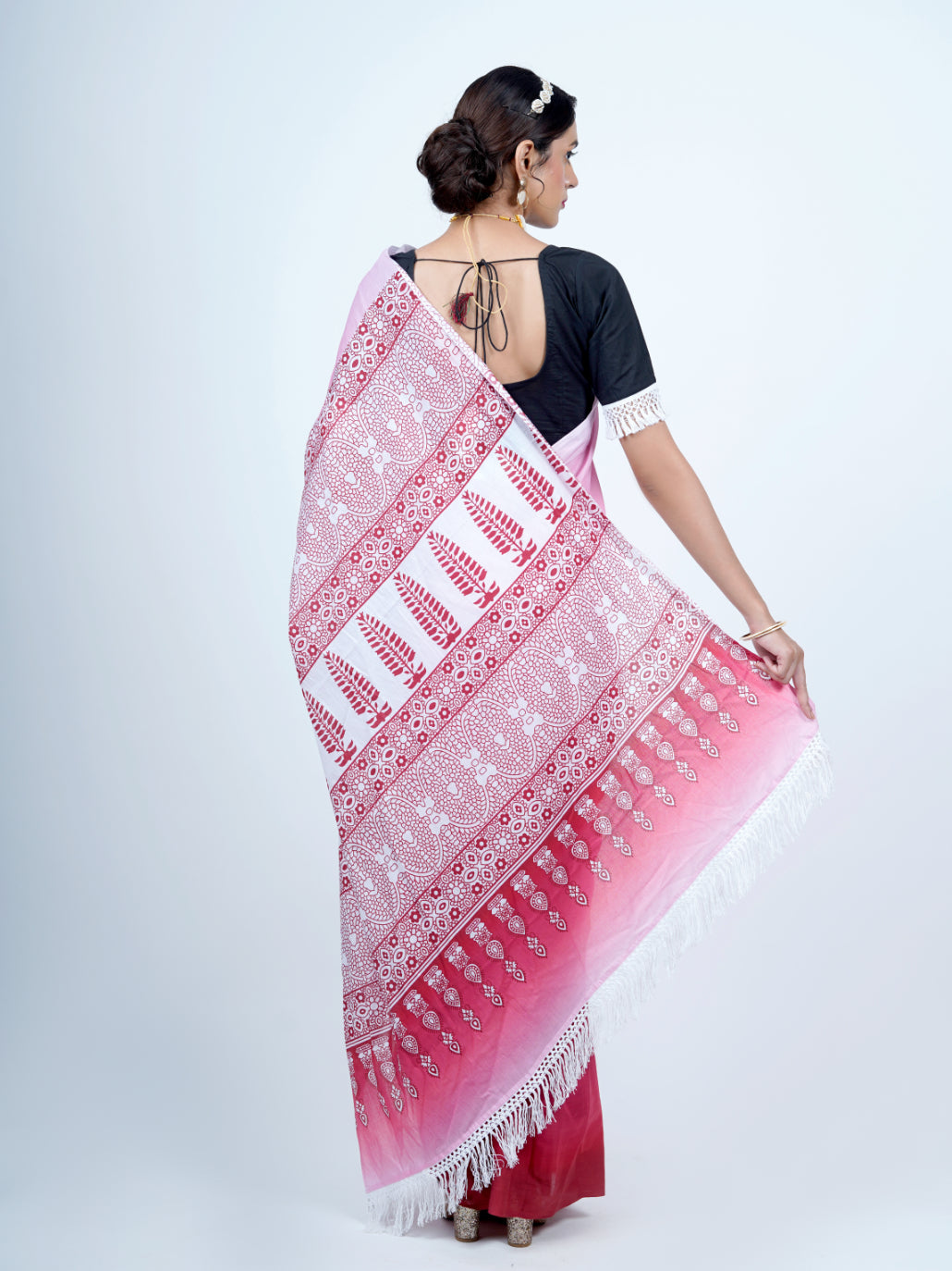 Buta Buti Ombre Printed Pure Cotton Tassled Saree