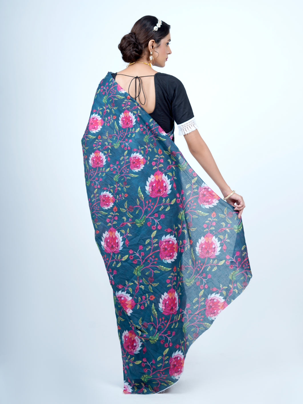 Buta Buti Floral Printed Pure Cotton Tasseled Printed Saree