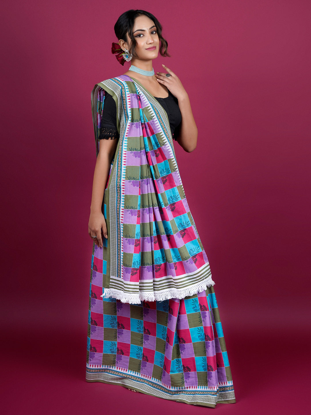 Buta Buti Checked and Floral Cotton Printed Saree With Tassels Embellishment