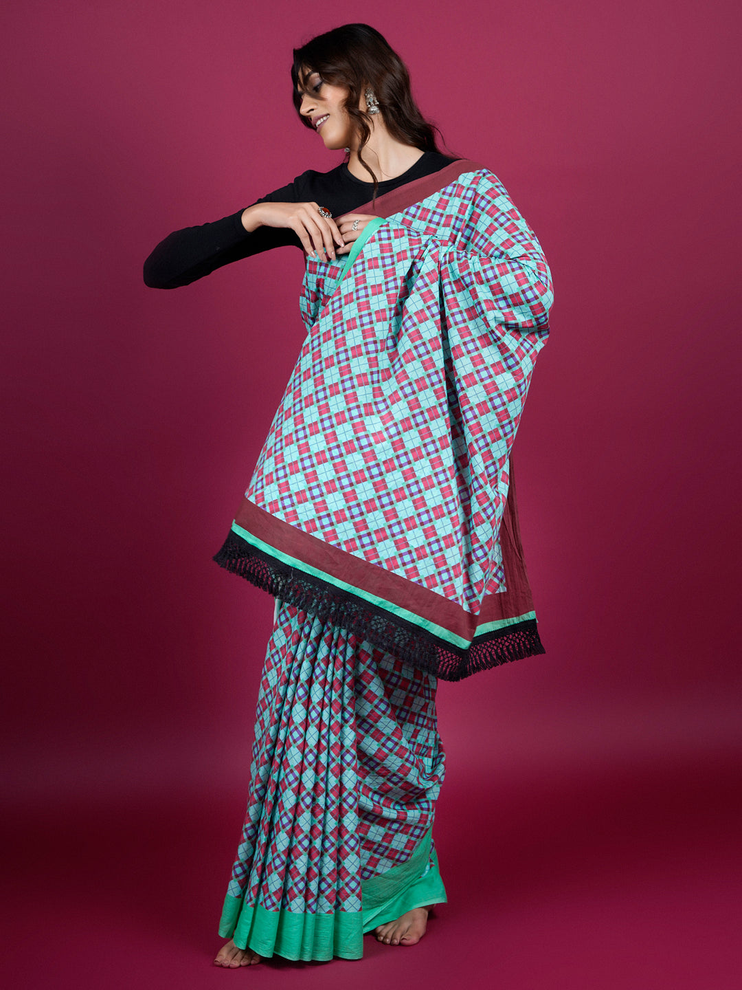 Buta Buti Checked Printed Cotton Saree With Tassels Embellishment