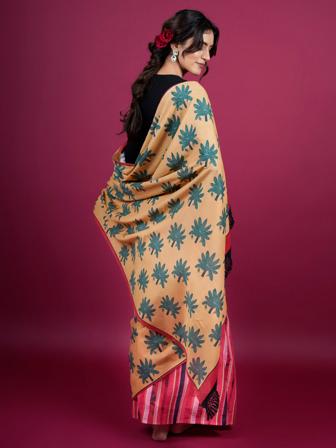 Buta Buti Botanical Floral Printed Cotton Saree With Tassels Embellishment