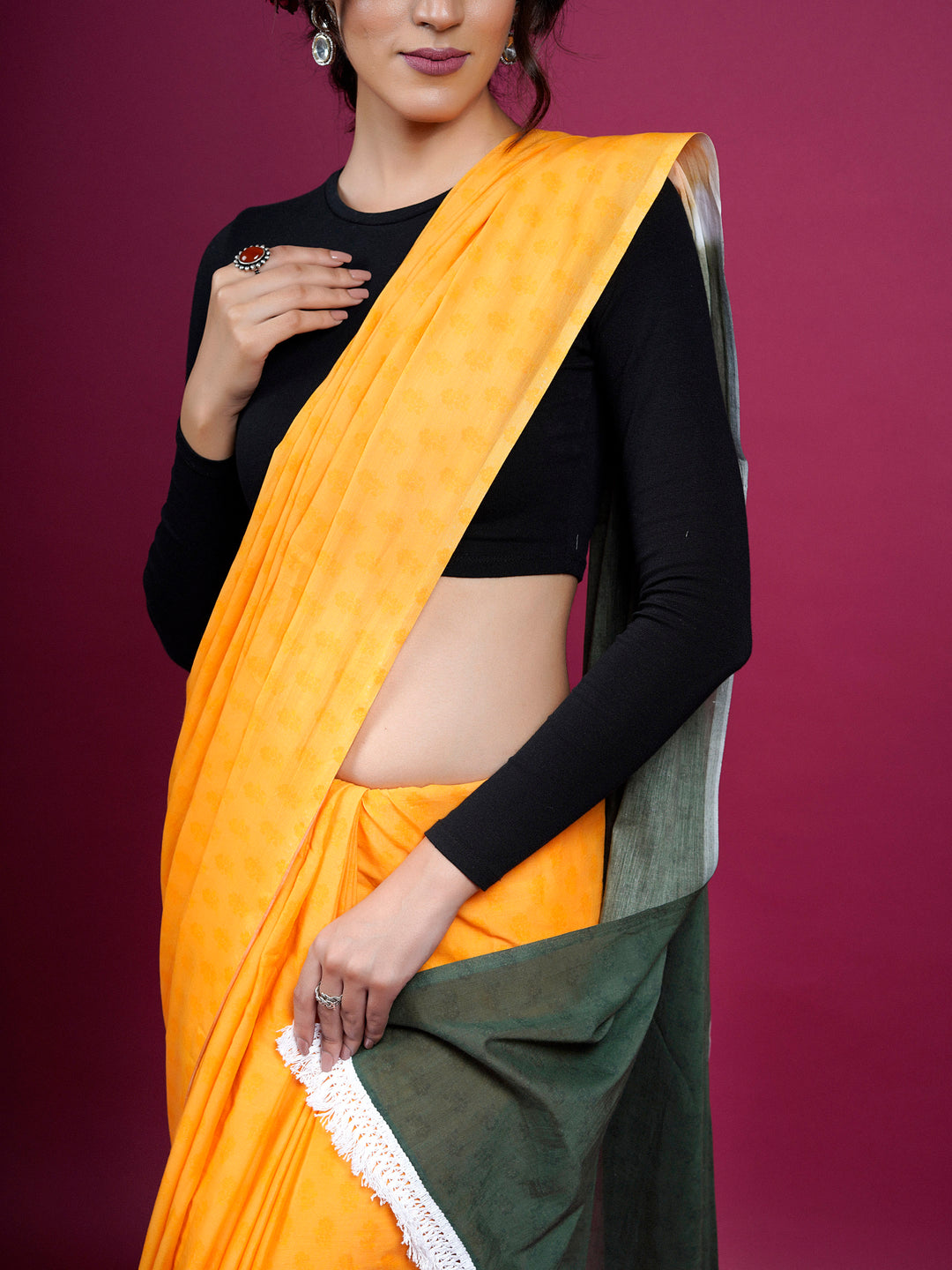 Buta Buti Solid Pirnted Cotton Saree With Tassels Embellishment