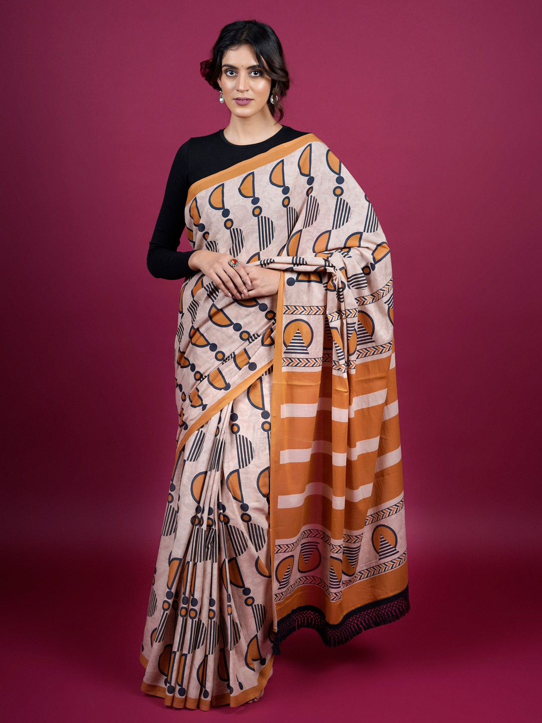 Buta Buti Geometrical Printed Cotton Saree With Tassels Embellishment