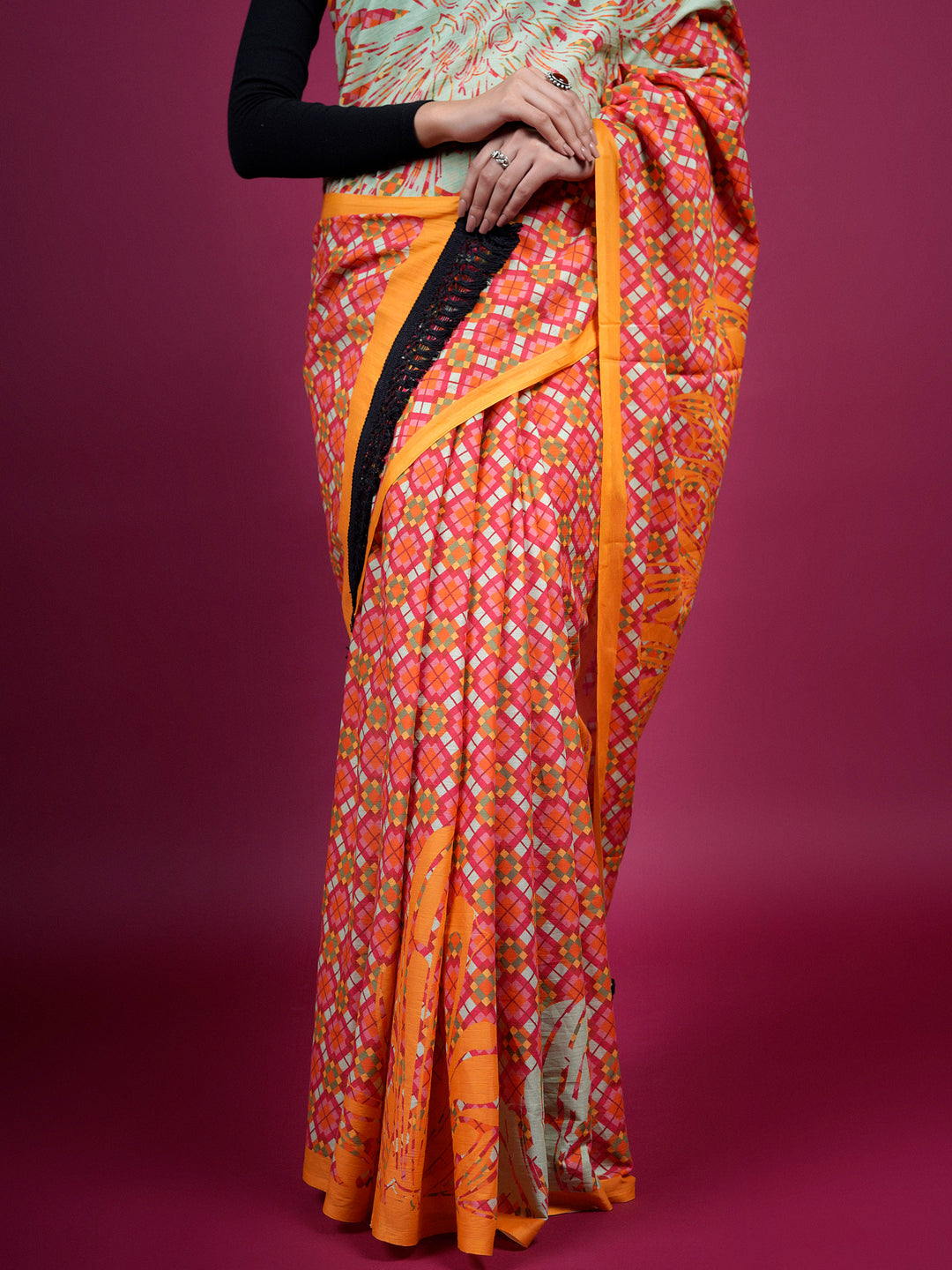 Buta Buti Floral and Pixel Printed Cotton Saree With Tassels Embellishment