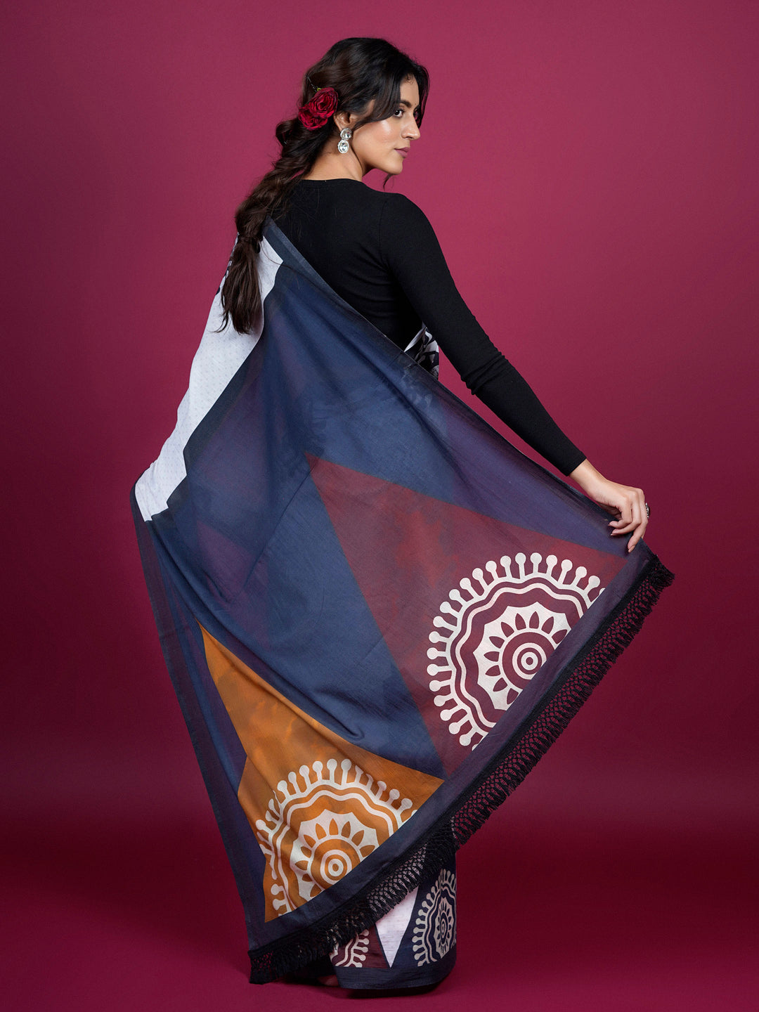 Buta Buti Ethnic Printed Cotton Saree With Tassels Embellishment