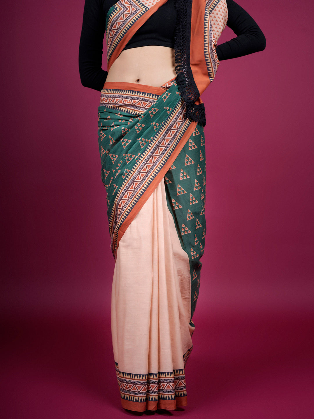 Buta Buti Geometrical Eithnical Printed Cotton Saree With Tassels Embelishment