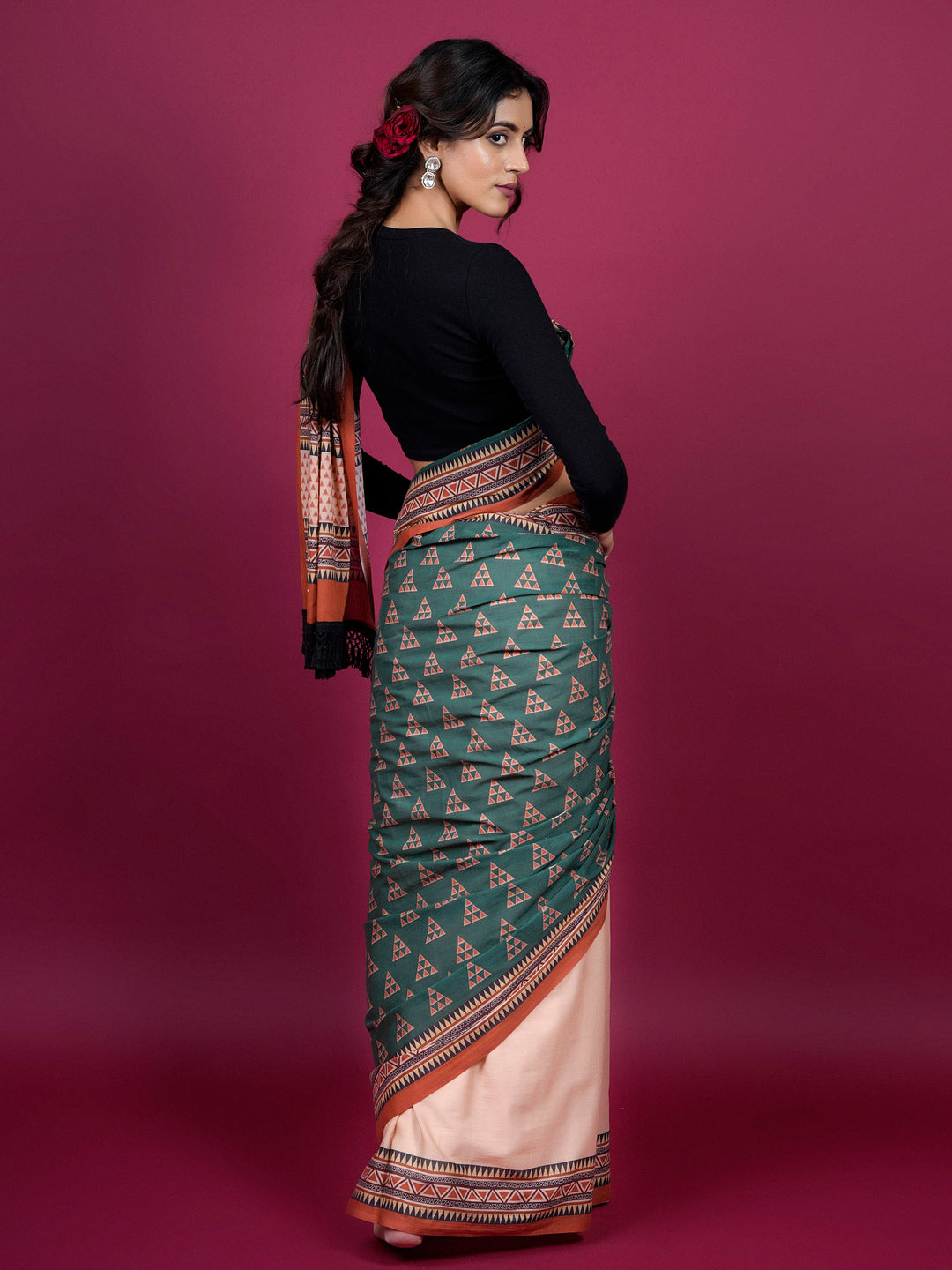 Buta Buti Geometrical Eithnical Printed Cotton Saree With Tassels Embelishment