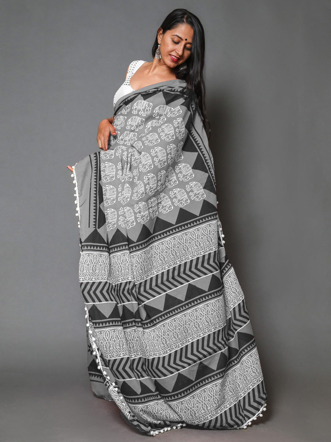 Buta Buti Grey Colour Abstract Printed Pure Cotton Saree