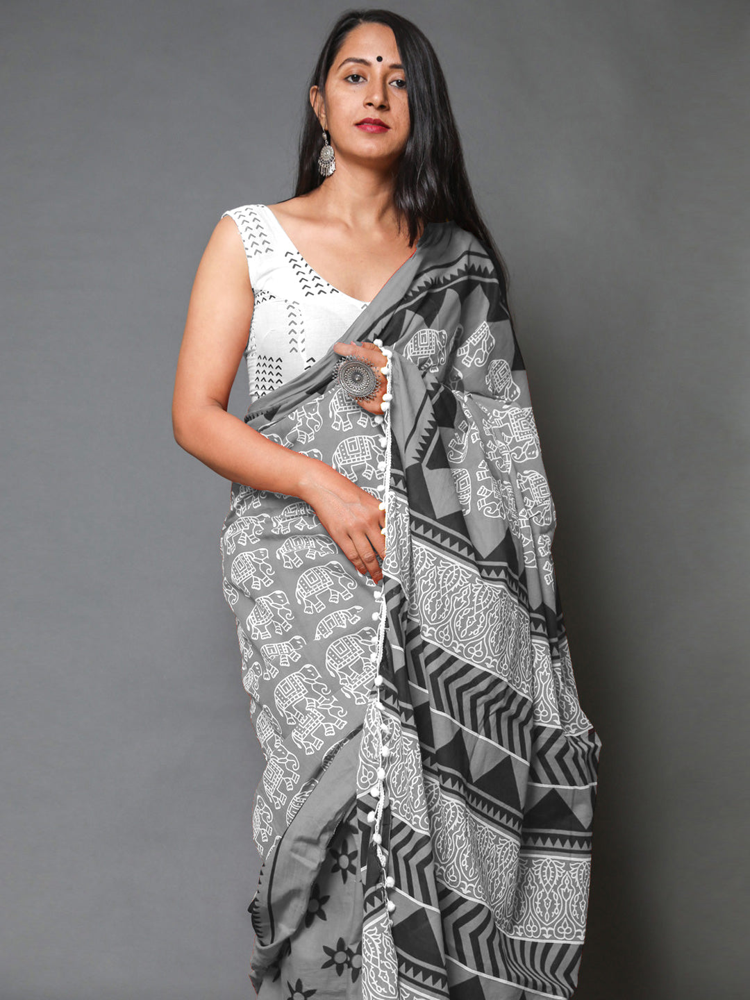 Buta Buti Grey Colour Abstract Printed Pure Cotton Saree