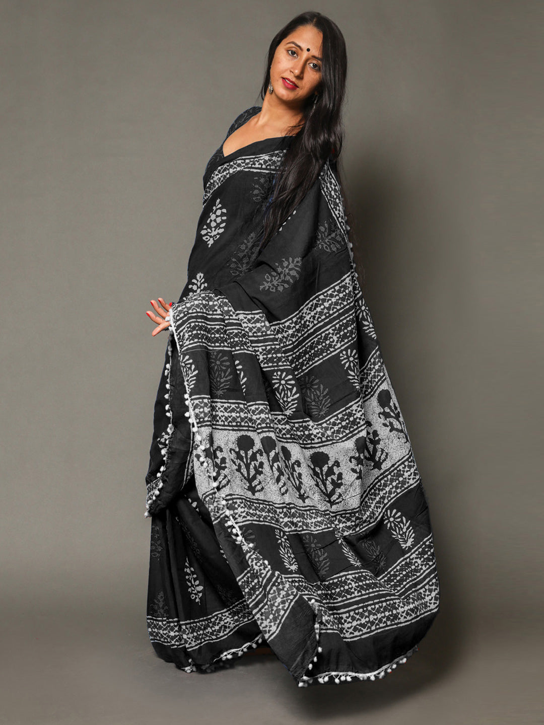 Buta Buti Black Colour Floral Printed Pure Cotton Saree