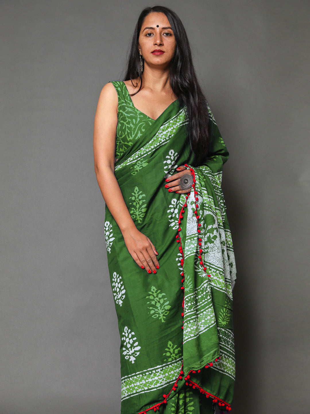 Buta Buti Green Colour Floral Printed Pure Cotton Saree