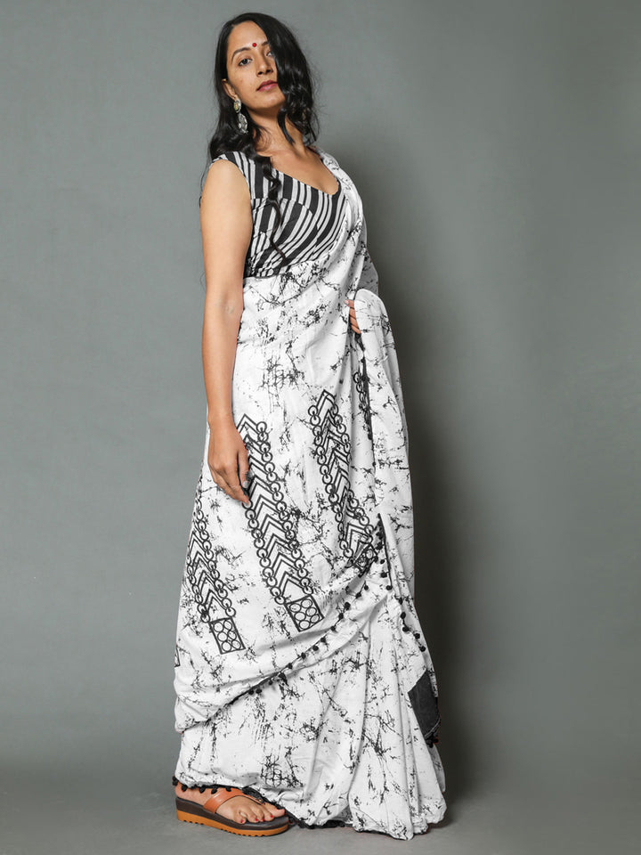 Buta Buti Black Colour Tie and Dye Printed Pure Cotton Saree