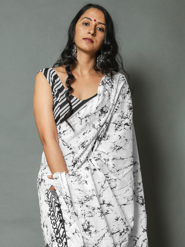 Buta Buti Black Colour Tie and Dye Printed Pure Cotton Saree